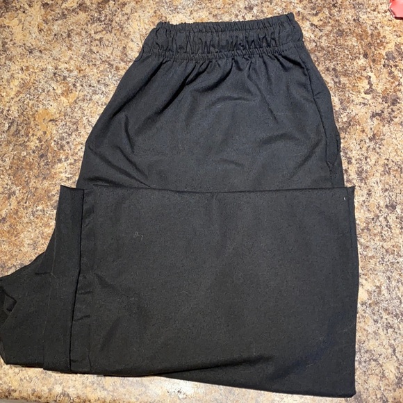 Size large scrubs - Picture 1 of 7